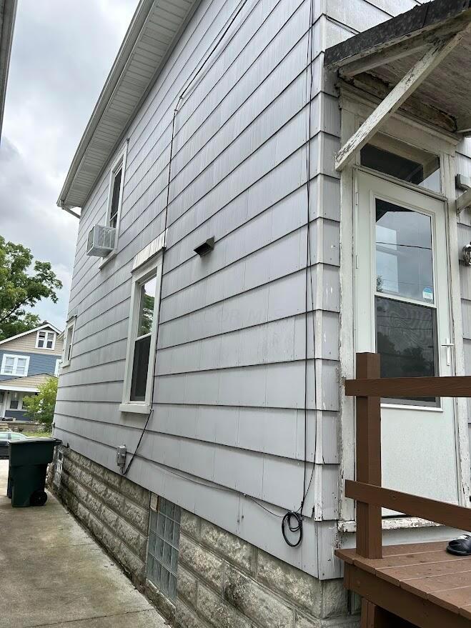 Photo 3 of 41 of 418 E Maynard Avenue house