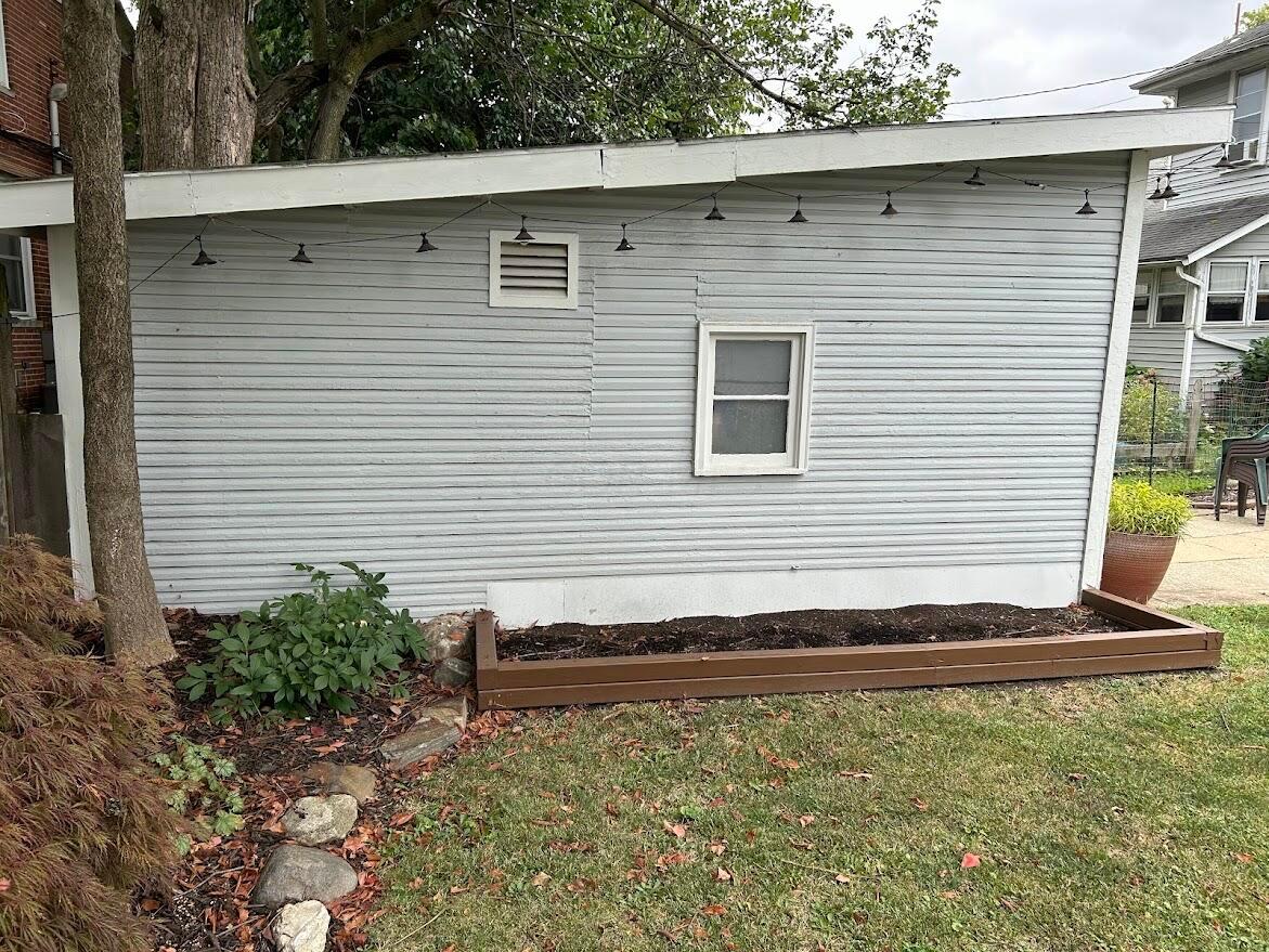 Photo 6 of 41 of 418 E Maynard Avenue house