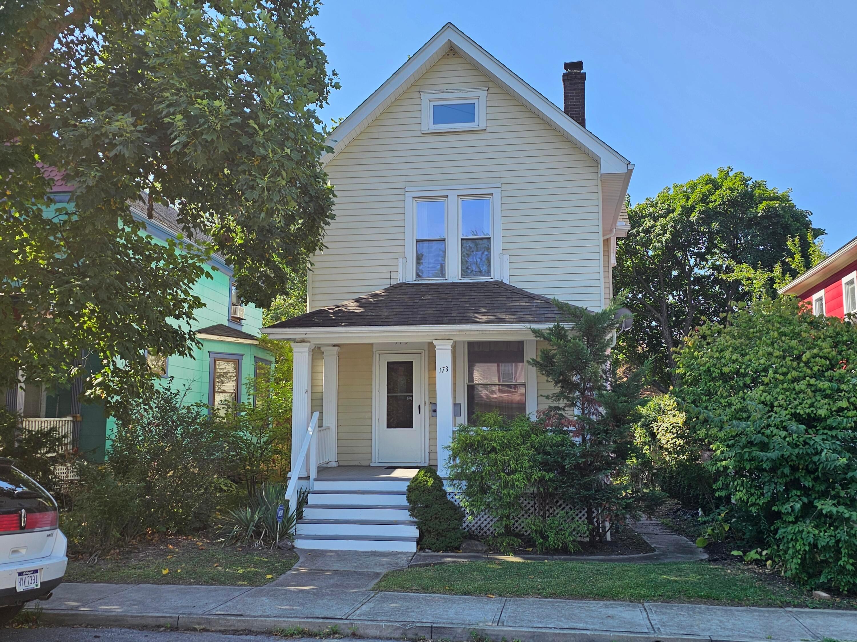 Photo 3 of 51 of 173 E Maynard Avenue house