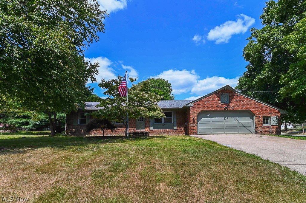 Photo 2 of 24 of 1540 Cloverfield Drive house