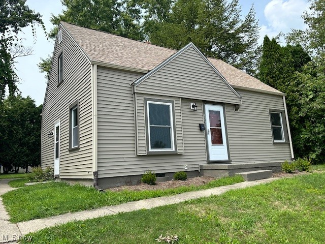 Photo 3 of 29 of 3226 Oakwood Drive house