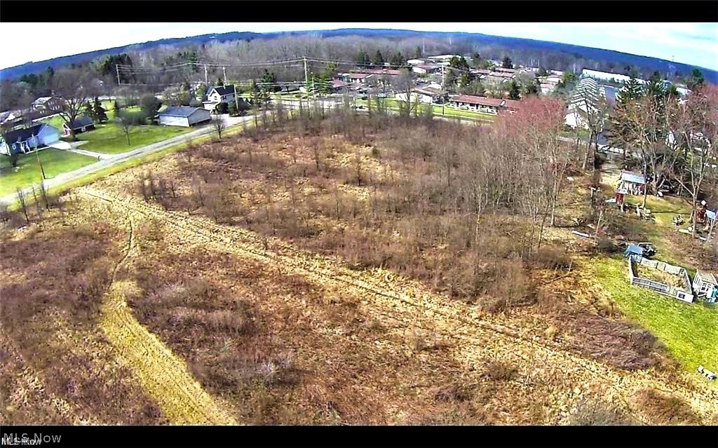 Photo 8 of 12 of 532 Portage Trail Extension W house