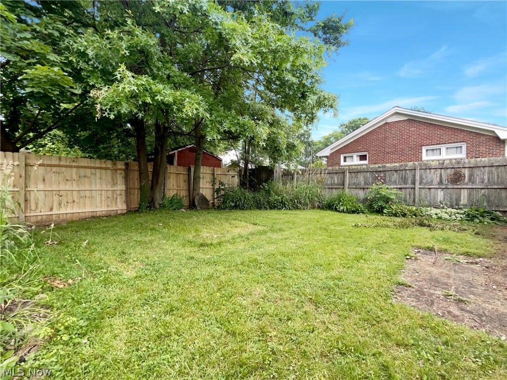 Photo 8 of 17 of 406 Kathron Avenue house