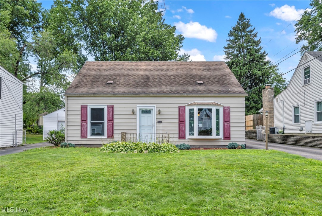 Photo 1 of 29 of 1927 Tudor Street house