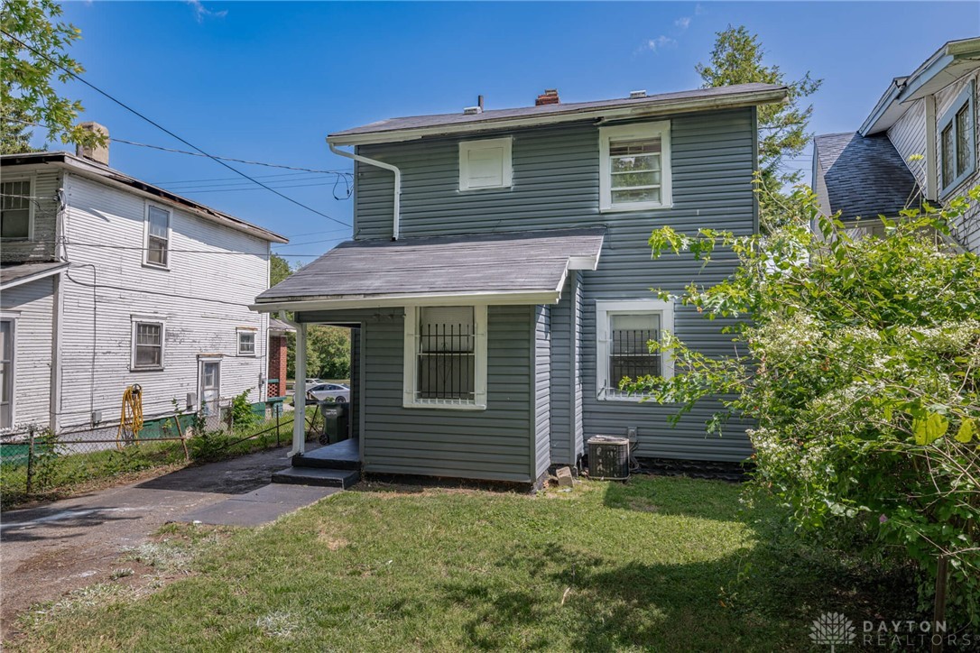 Photo 22 of 22 of 909 Maplehurst Avenue house