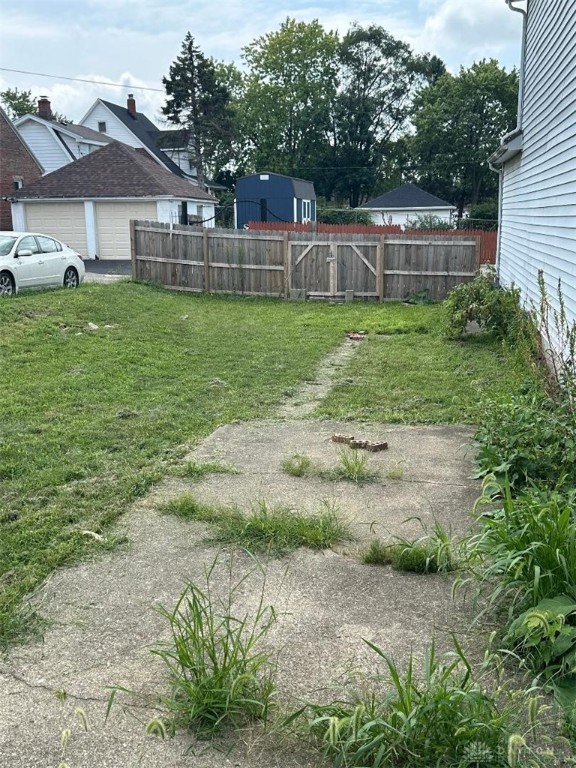 Photo 5 of 23 of 1046 Huffman Avenue house