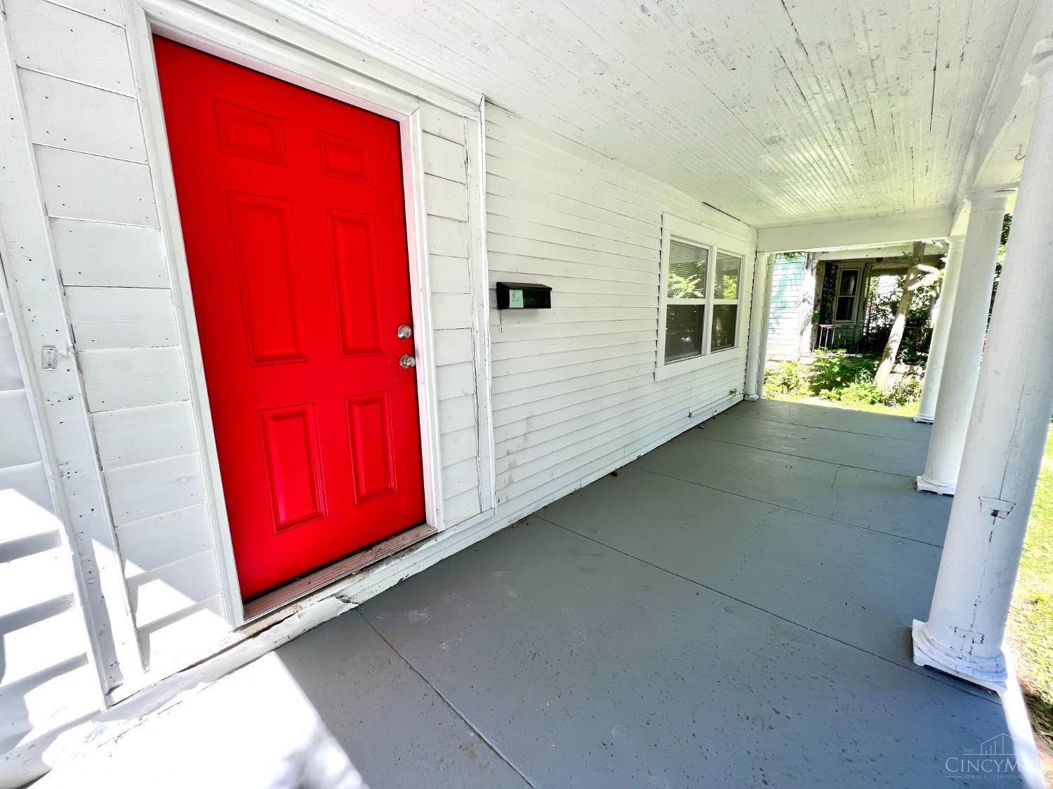 Photo 3 of 20 of 49 Pointview Avenue house