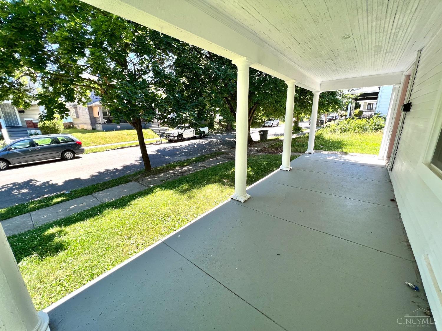 Photo 4 of 20 of 49 Pointview Avenue house