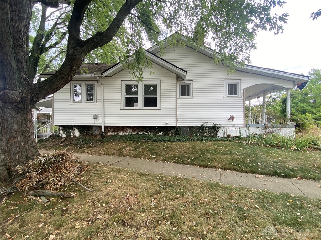 Photo 5 of 43 of 2341 Rosemont Boulevard house