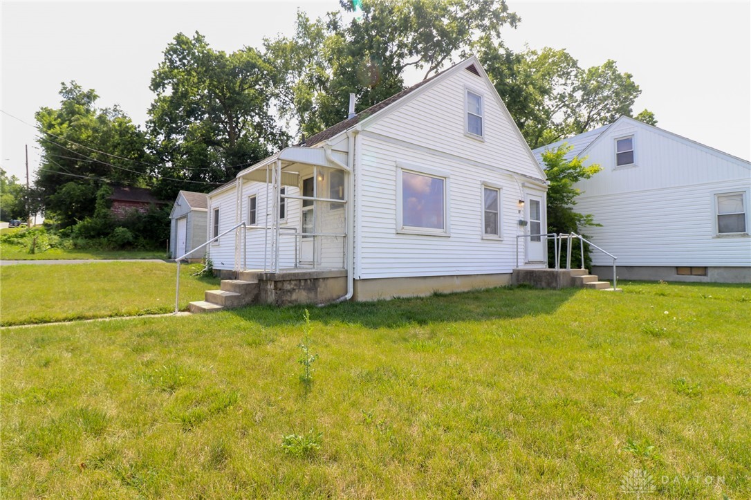 Photo 5 of 36 of 168 N Wright Avenue house