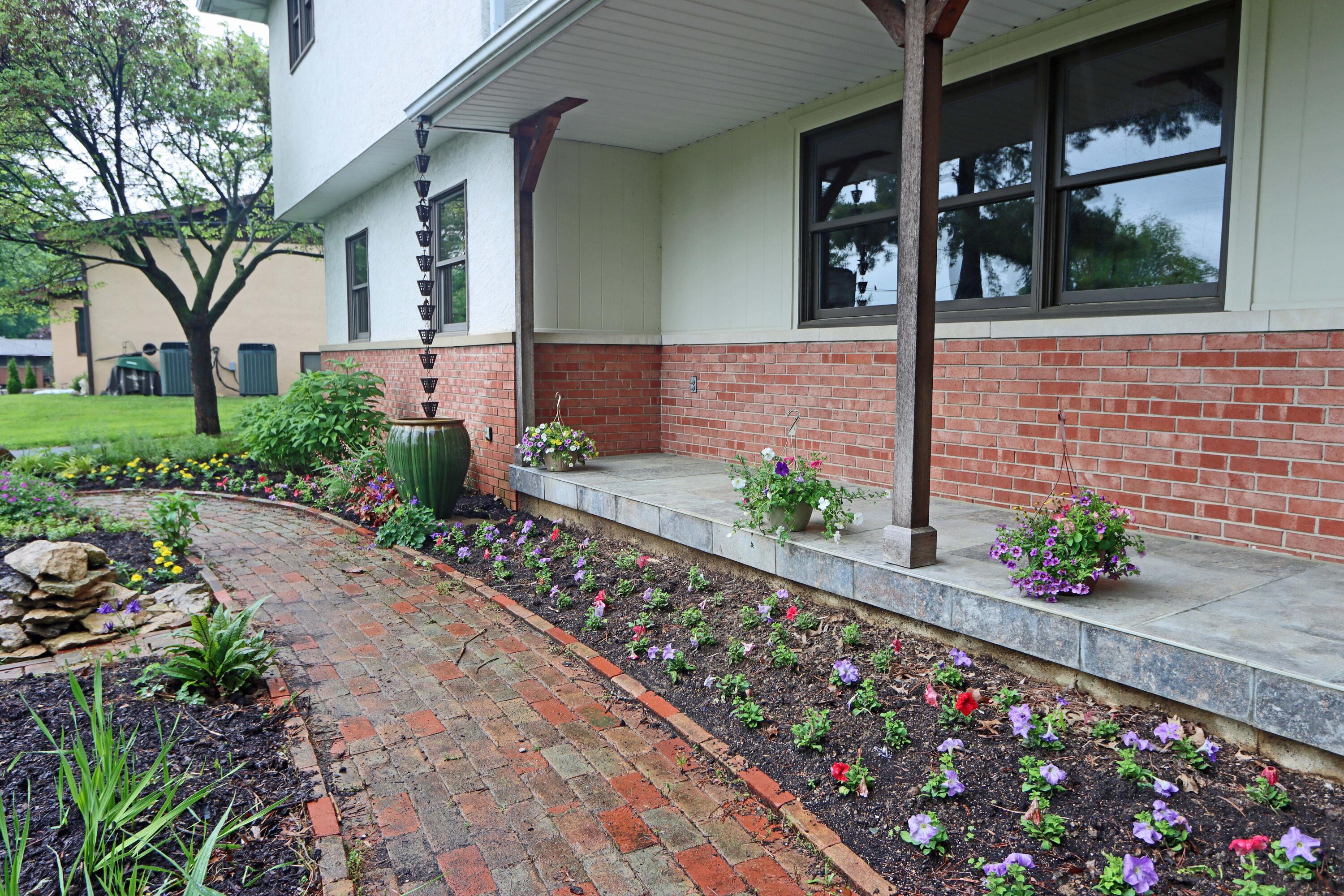 Photo 6 of 90 of 7300 Riverside Drive house