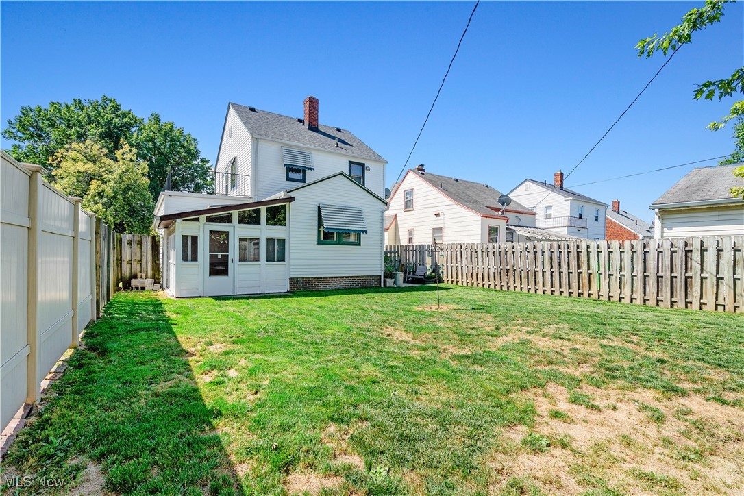 Photo 11 of 46 of 21671 Wilmore Avenue house