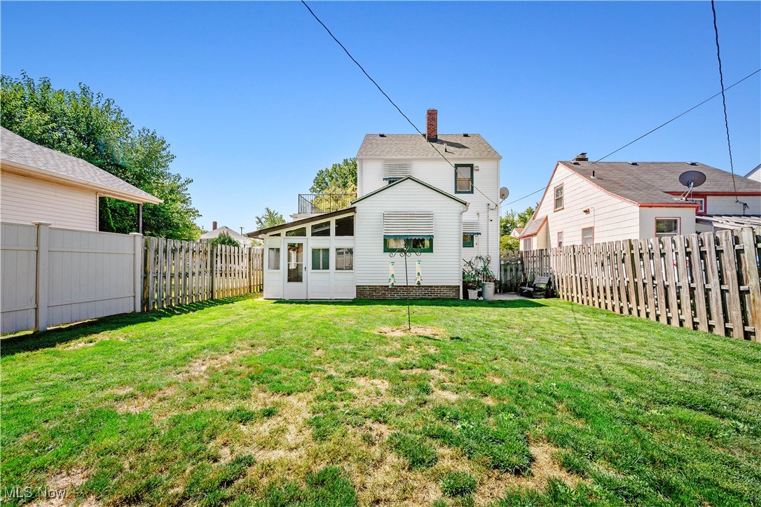 Photo 7 of 46 of 21671 Wilmore Avenue house