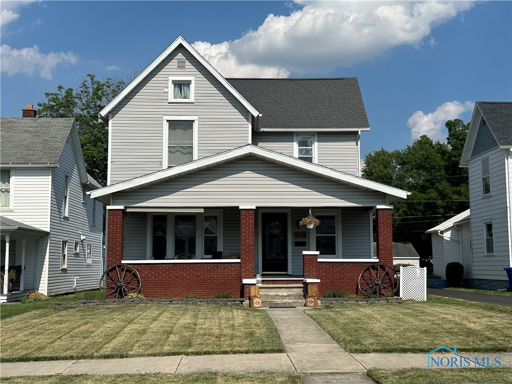 Photo 1 of 2 of 215 Shinkle Street house