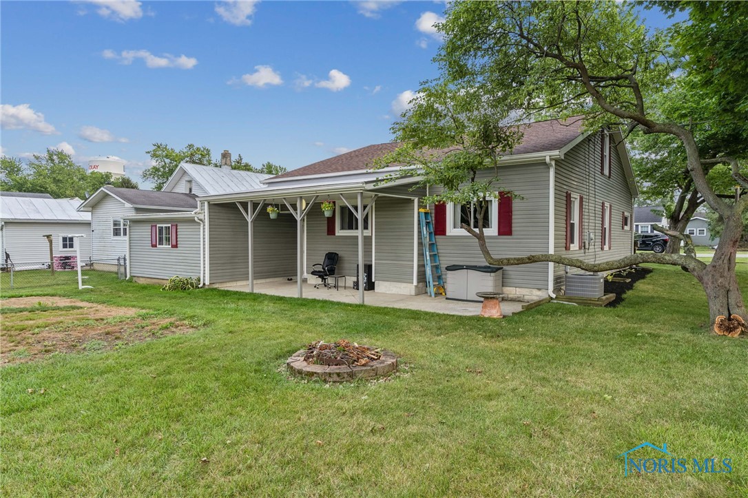 Photo 3 of 4 of 306 E Edgar Avenue house