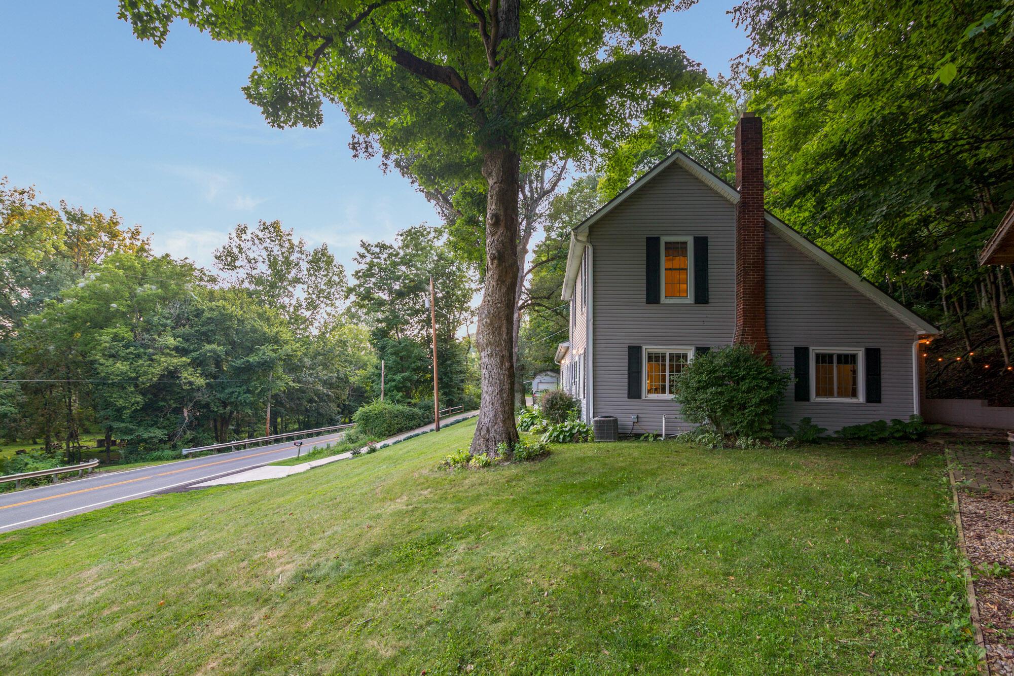 Photo 5 of 33 of 24057 Coshocton Road house