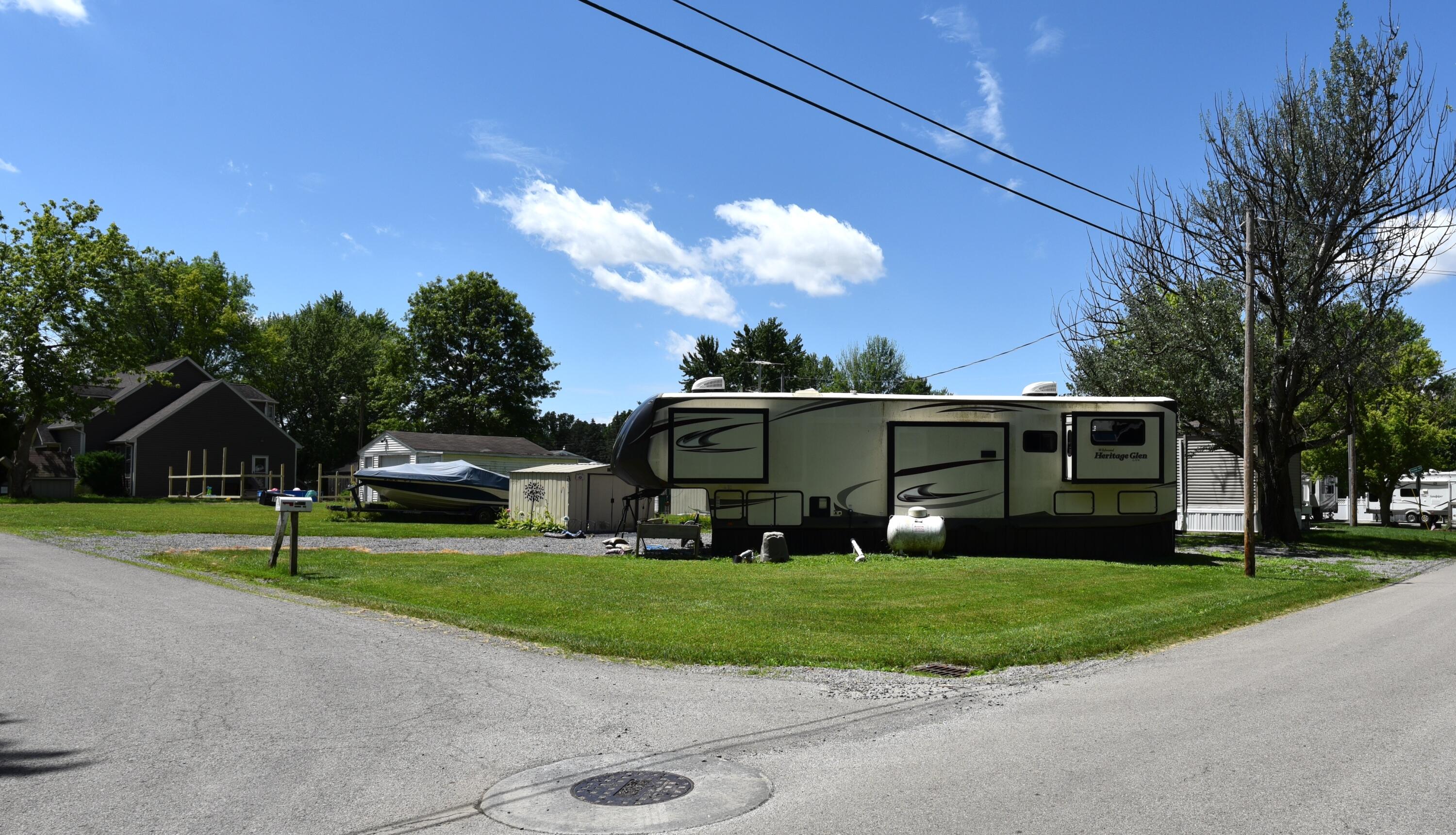 Photo 1 of 15 of 11393 Oneida Path mobile home