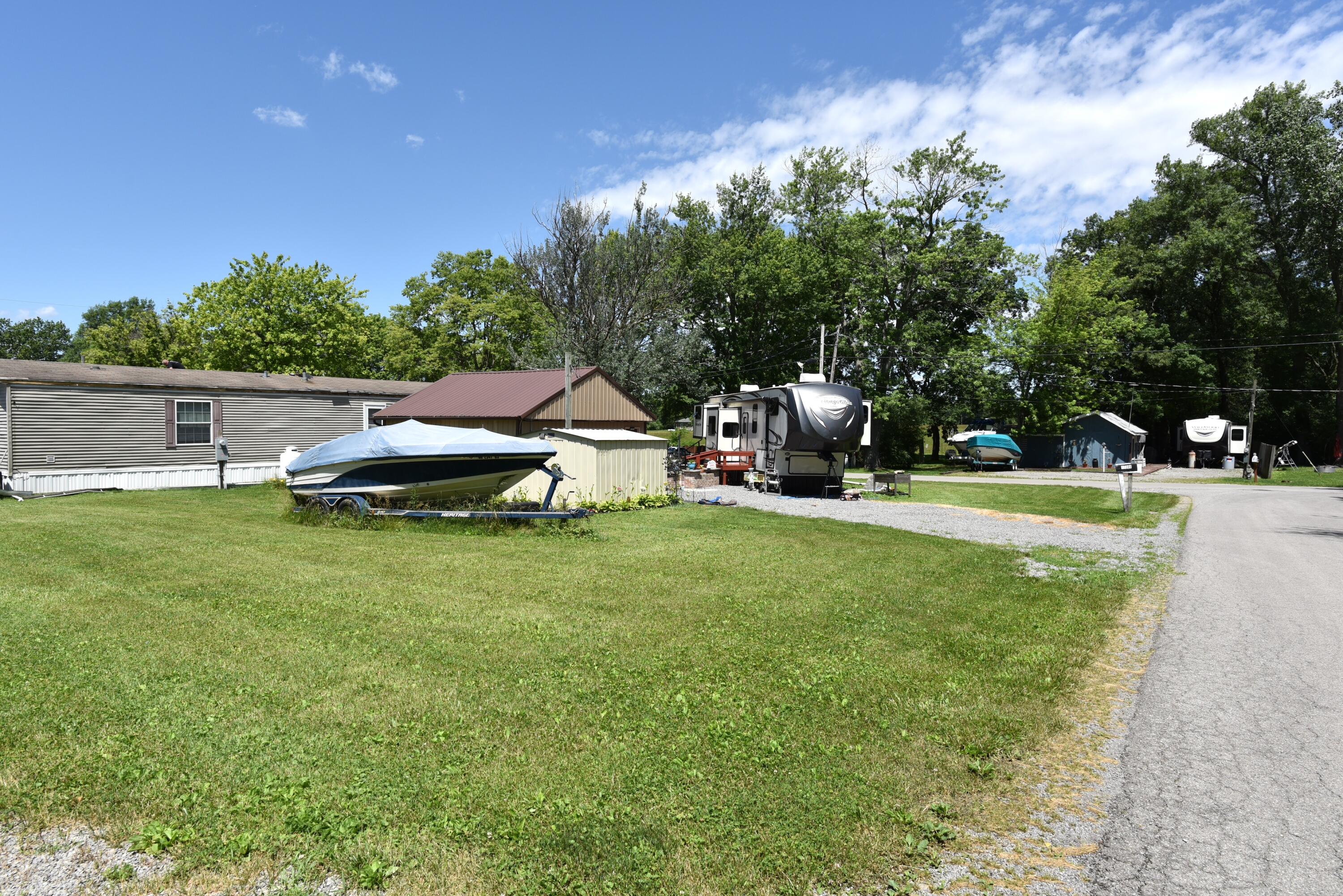 Photo 7 of 15 of 11393 Oneida Path mobile home