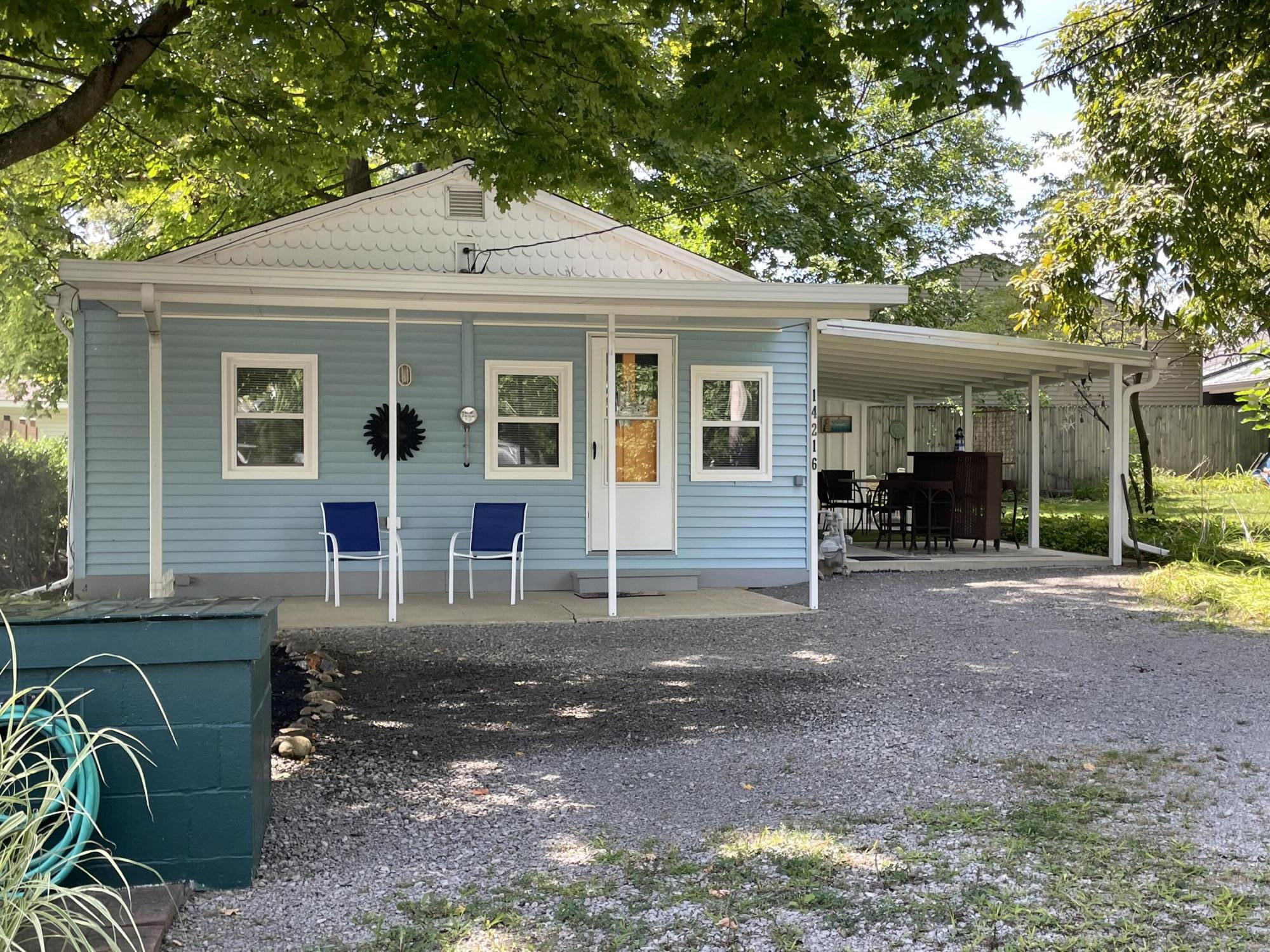 Photo 1 of 25 of 14216 Oakwood Avenue house