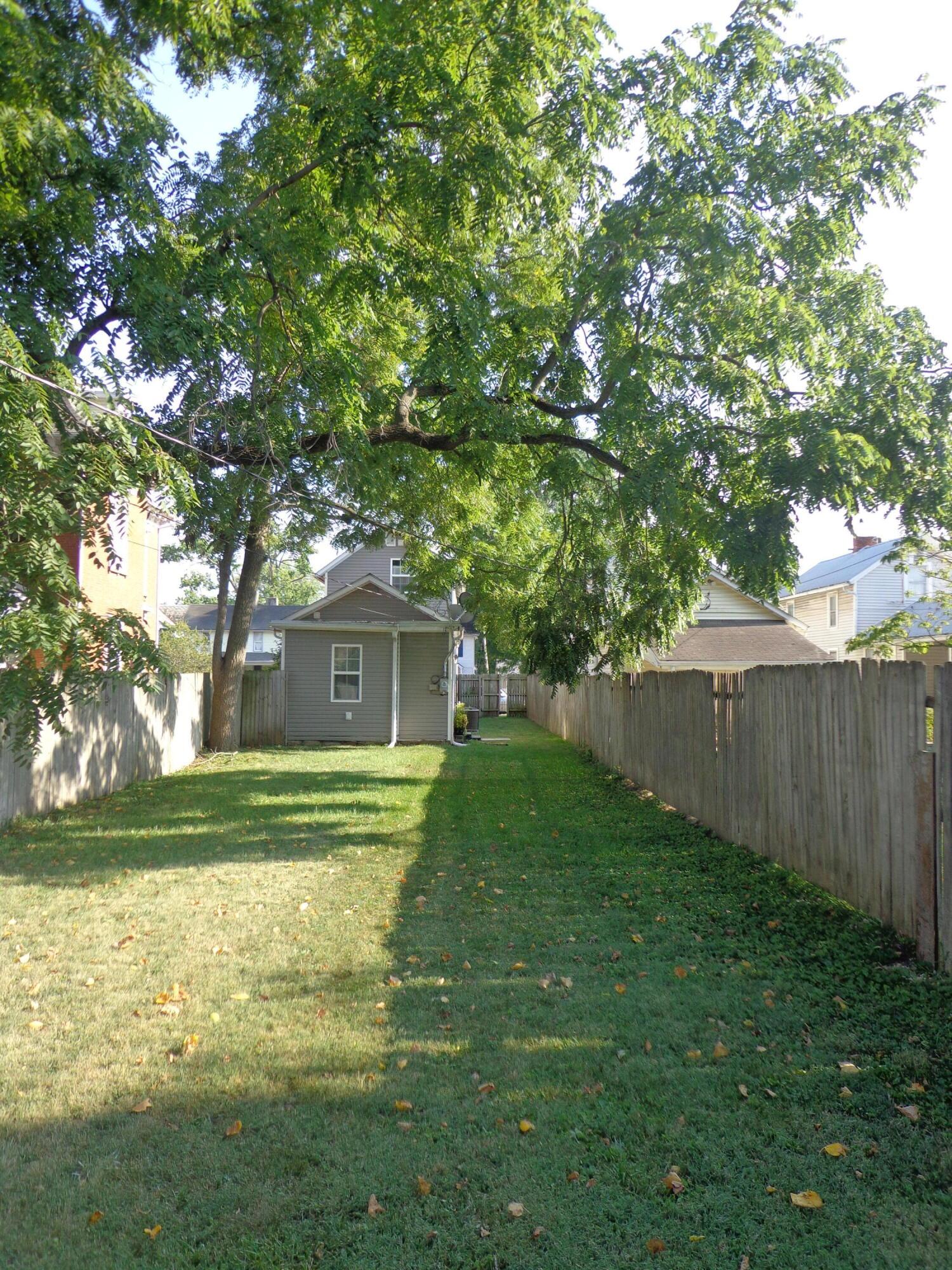 Photo 6 of 11 of 141 W 5th Avenue house