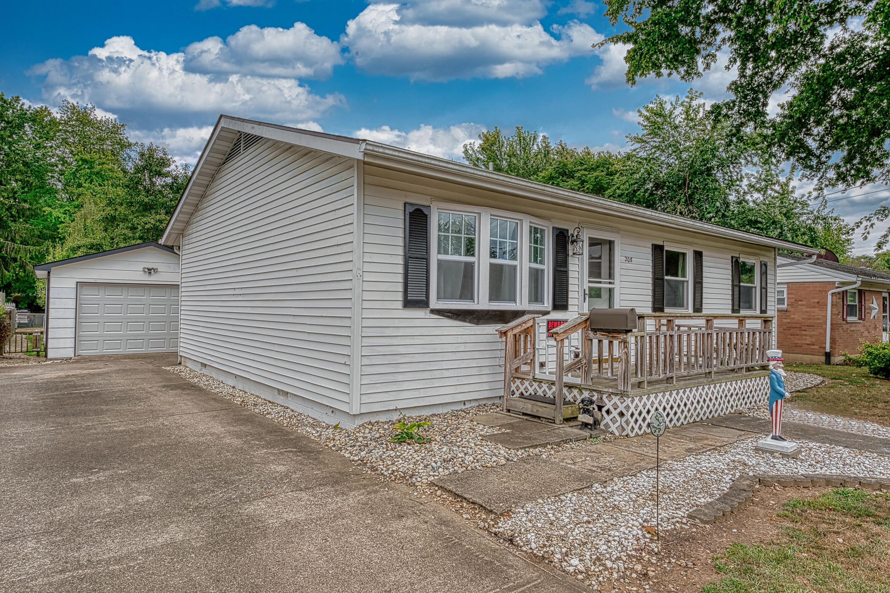 Photo 2 of 4 of 208 Lewis Avenue house