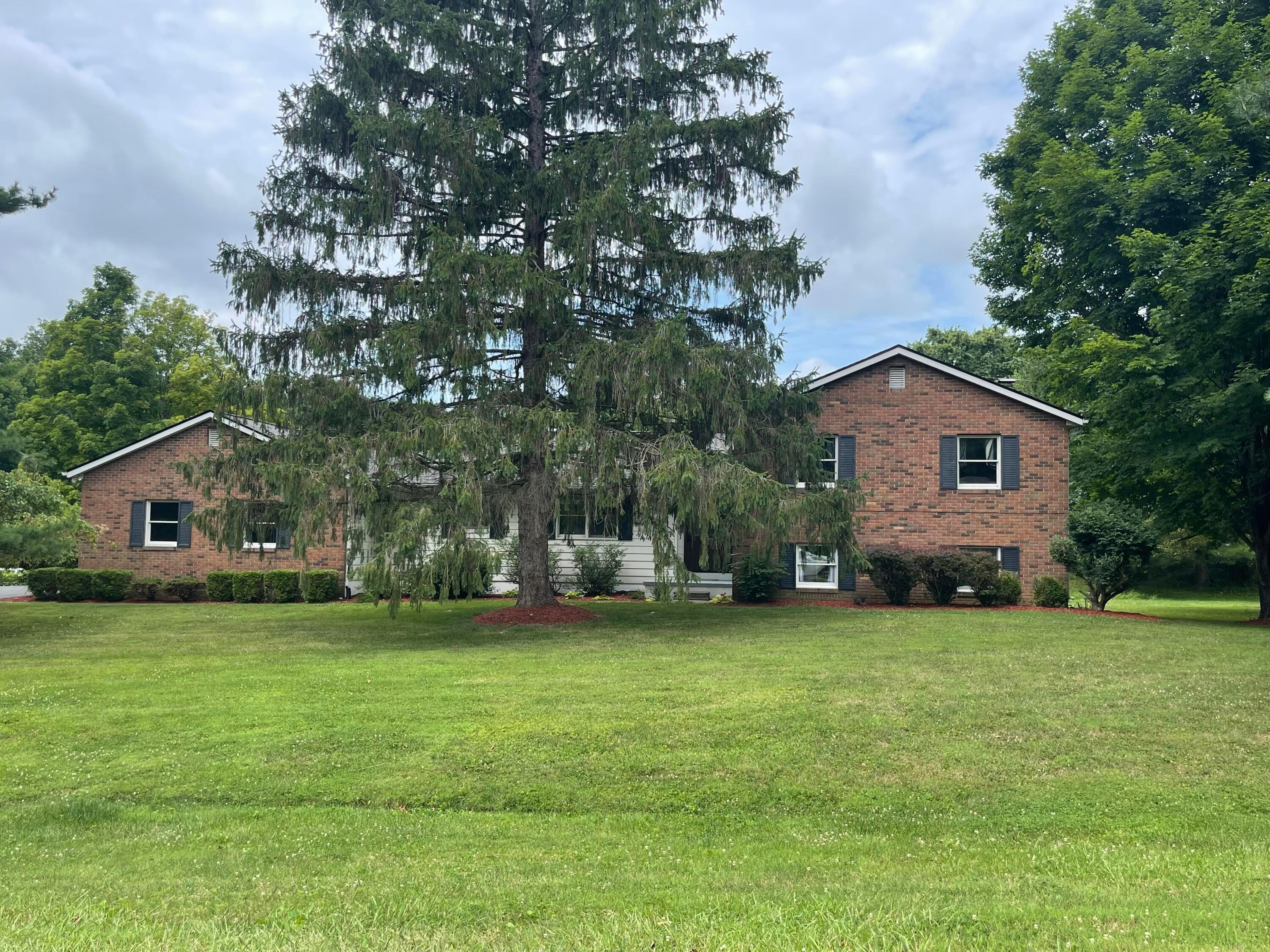 Photo 1 of 6 of 1735 Red Oak Drive NE house