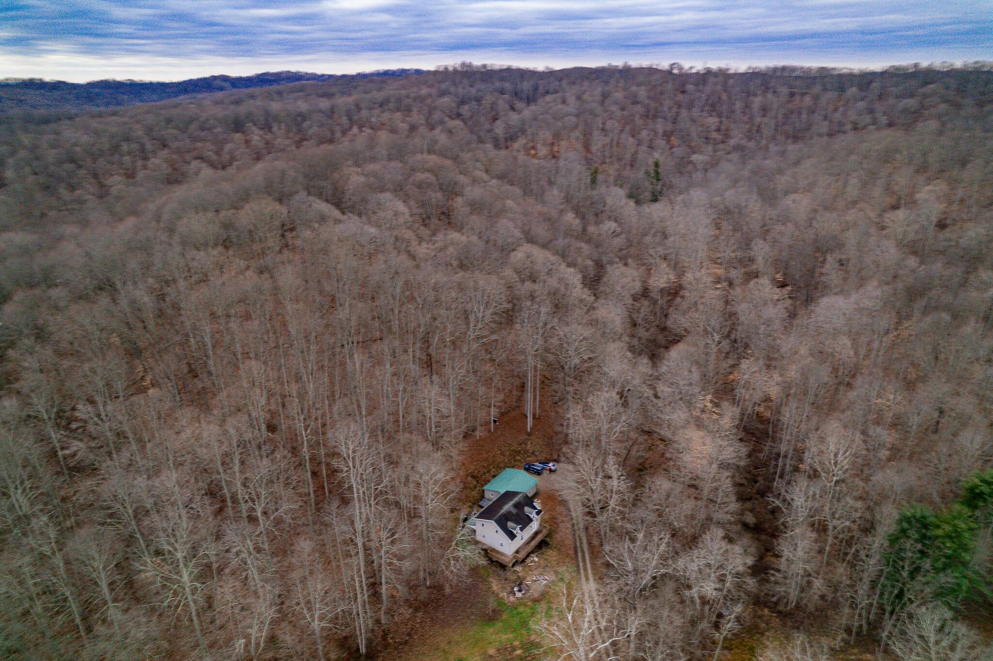 Photo 6 of 43 of 14081 Middlefork Road house