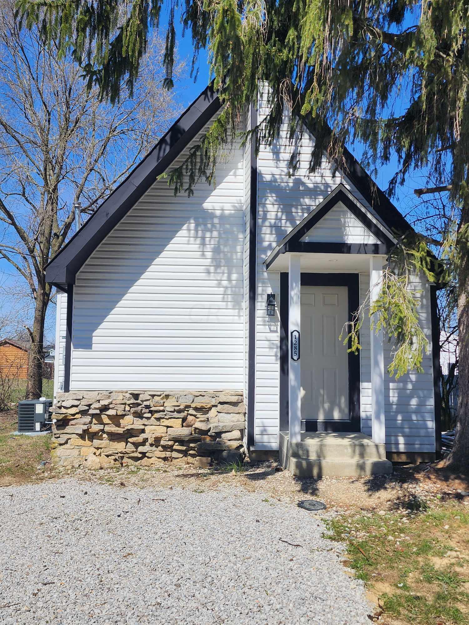 Photo 1 of 16 of 1285 Franklin Street house