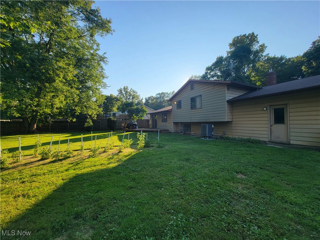 Photo 4 of 15 of 9362 Trillium Lane house