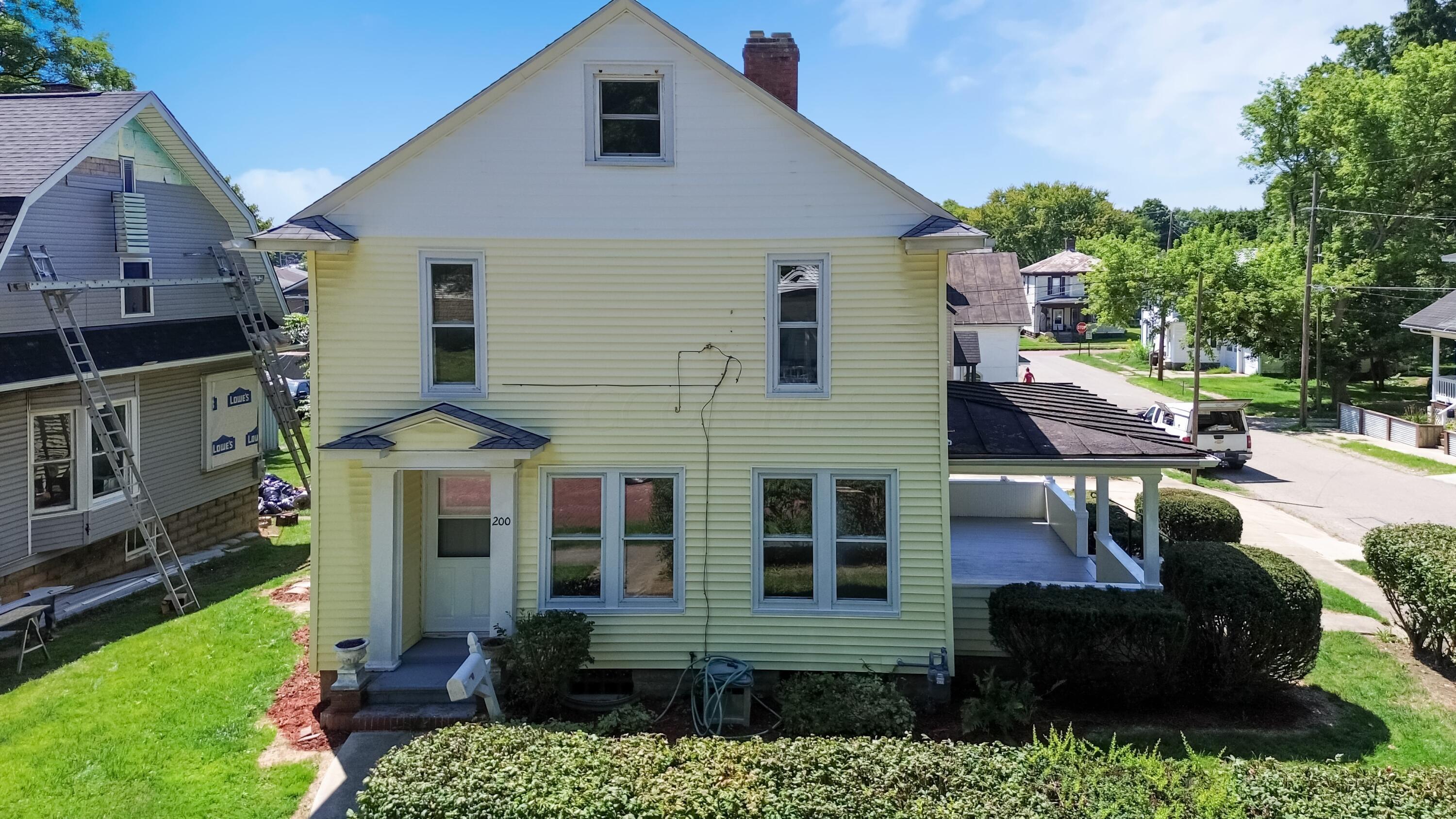 Photo 4 of 52 of 200 E Burgess Street house