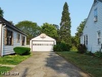 Photo 6 of 31 of 25 N Terrace Avenue house