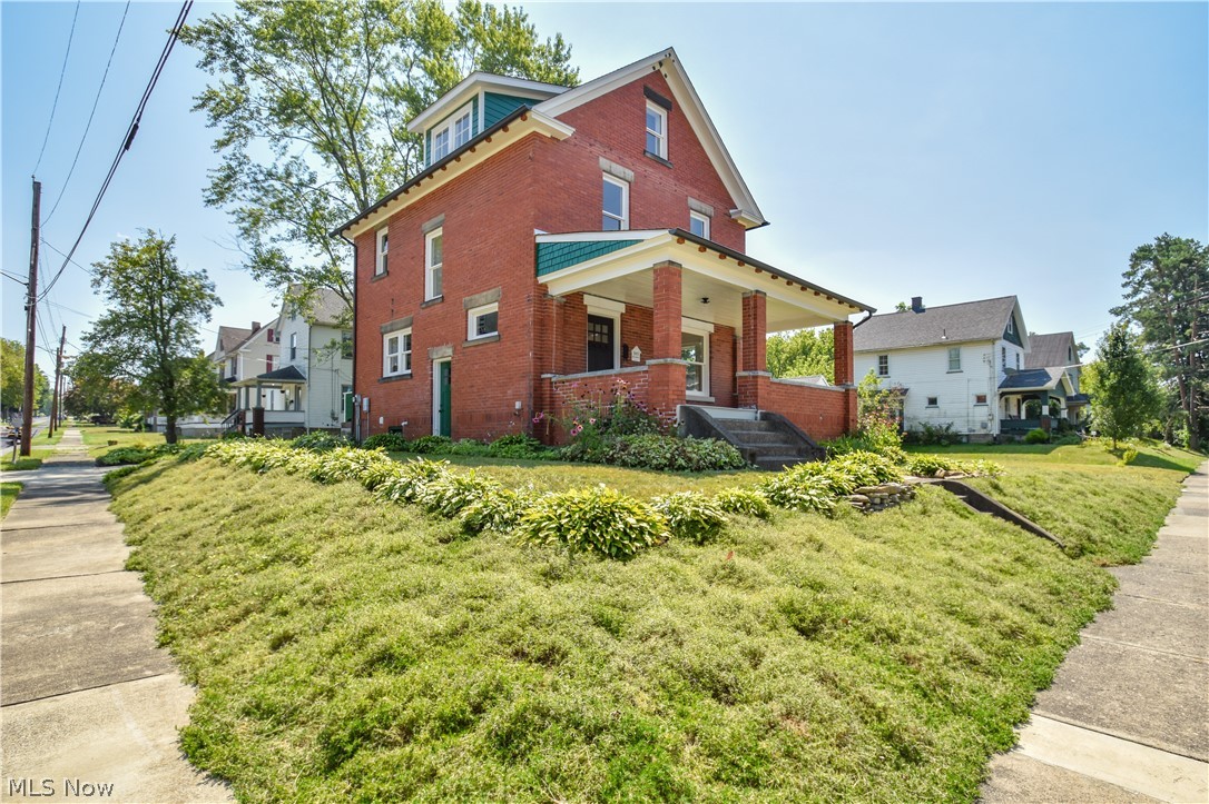 Photo 2 of 26 of 103 Belmont Avenue house