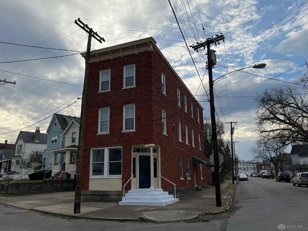 Photo 7 of 34 of 1801 Elm Avenue house