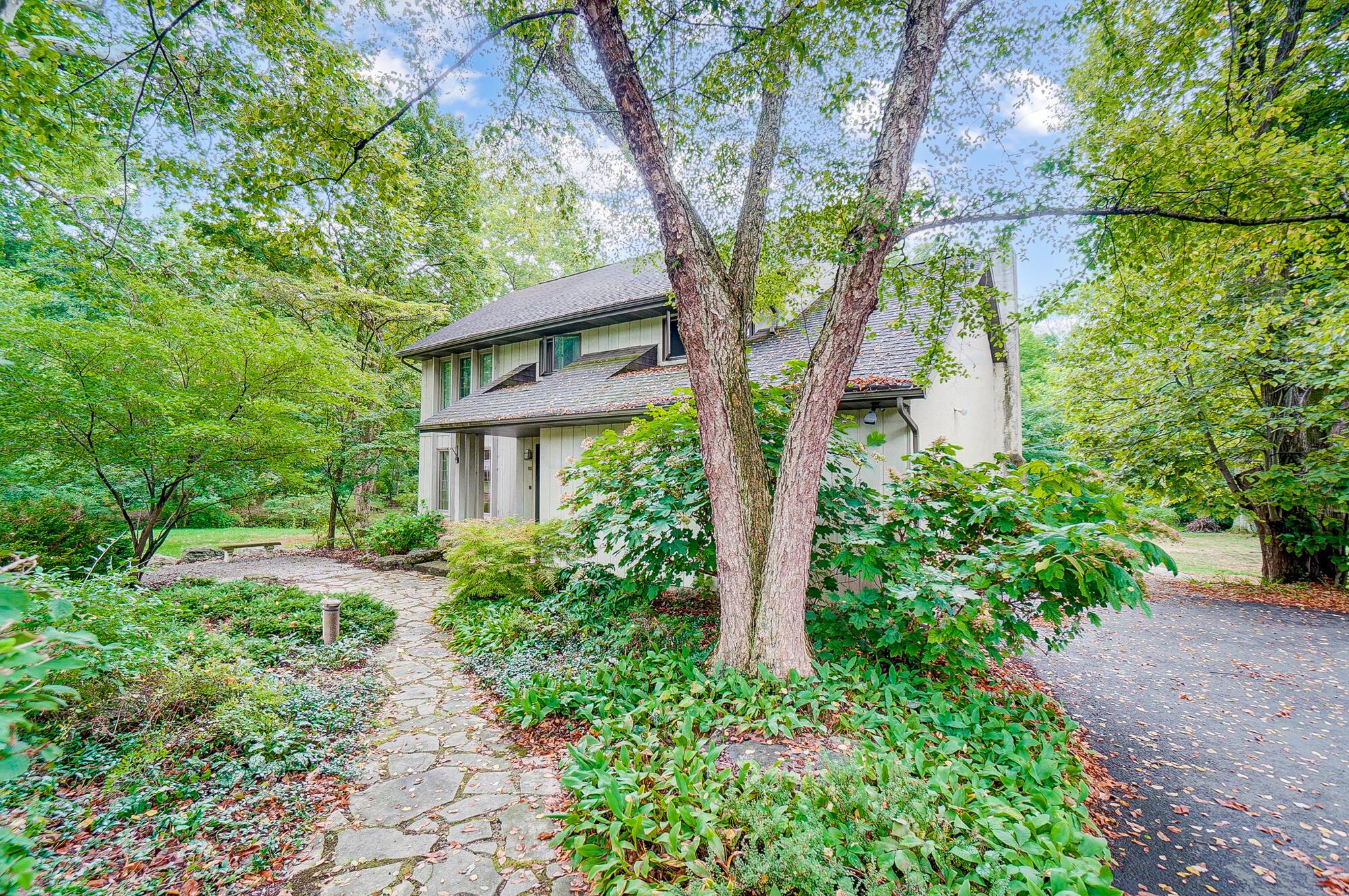 Photo 6 of 46 of 115 Oak Canyon Drive house