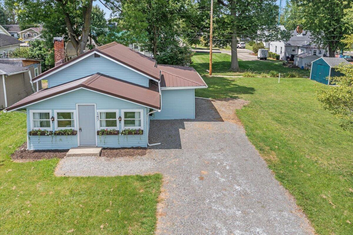 Photo 8 of 39 of 147 Burkhart Avenue house