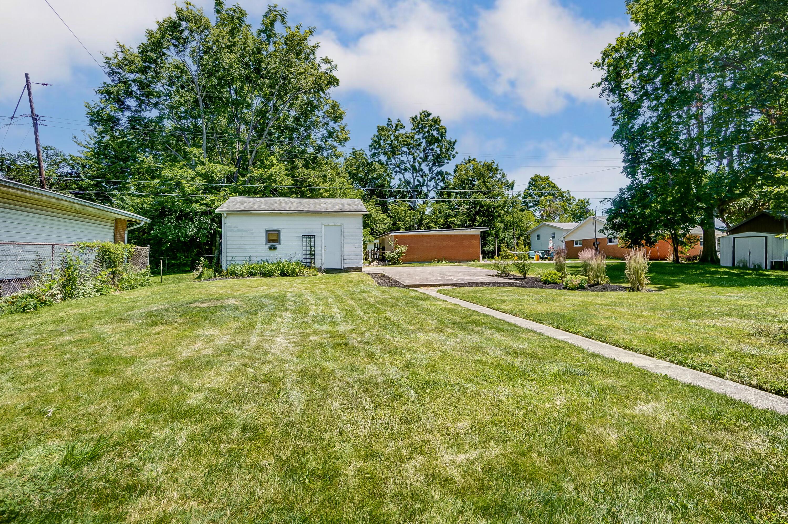 Photo 43 of 44 of 1418 N Lowry Avenue house