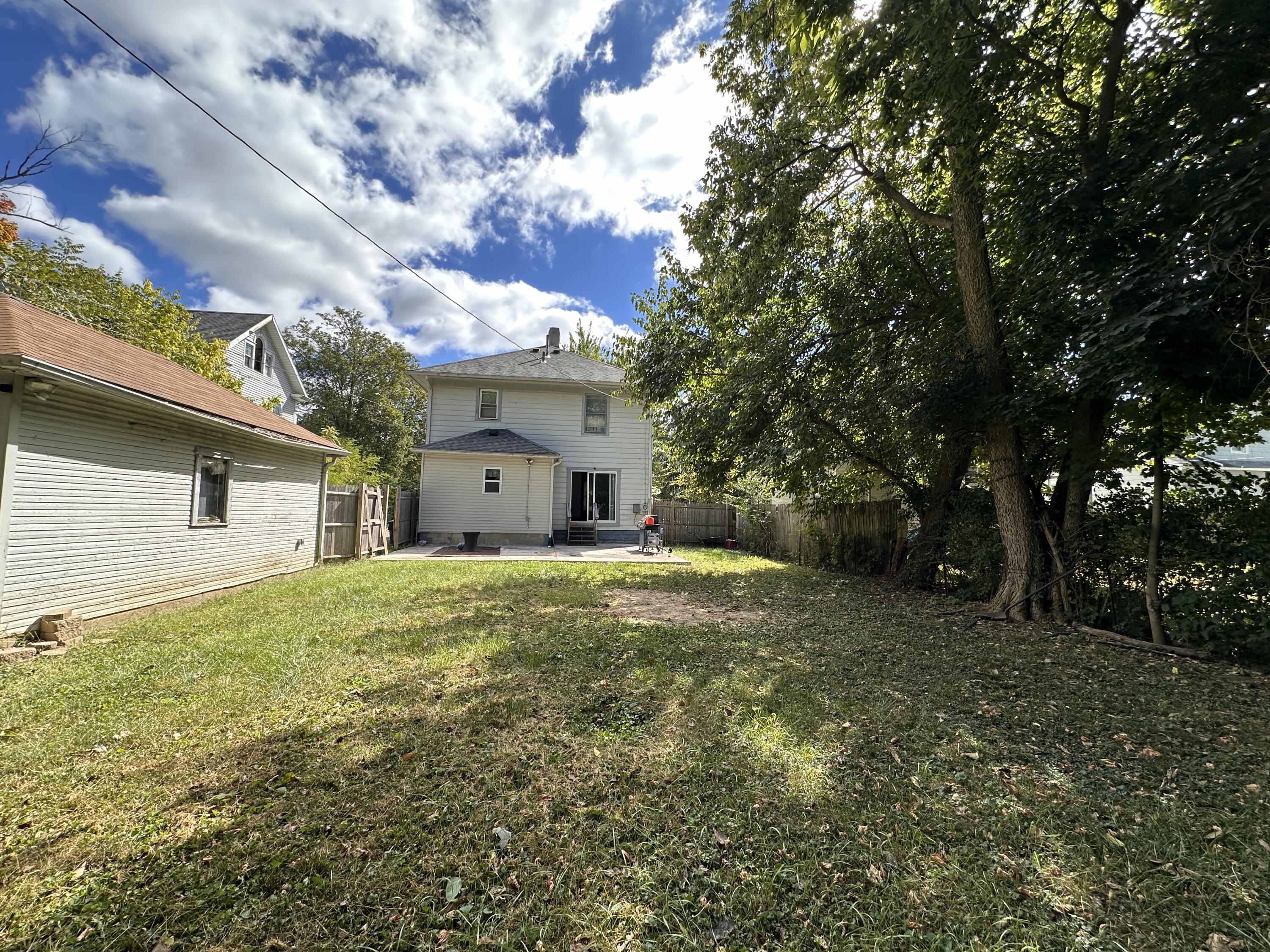 Photo 3 of 24 of 321 S Belmont Avenue house