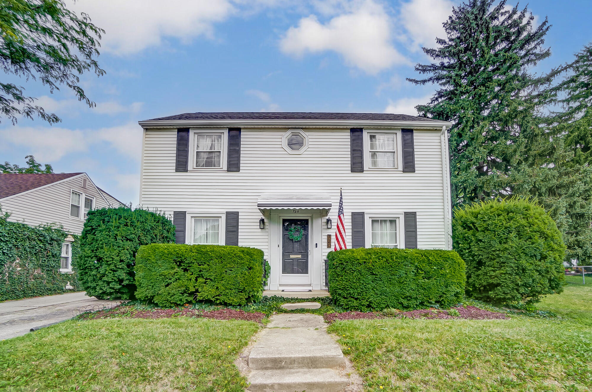 Photo 1 of 44 of 720 W 1st Street house