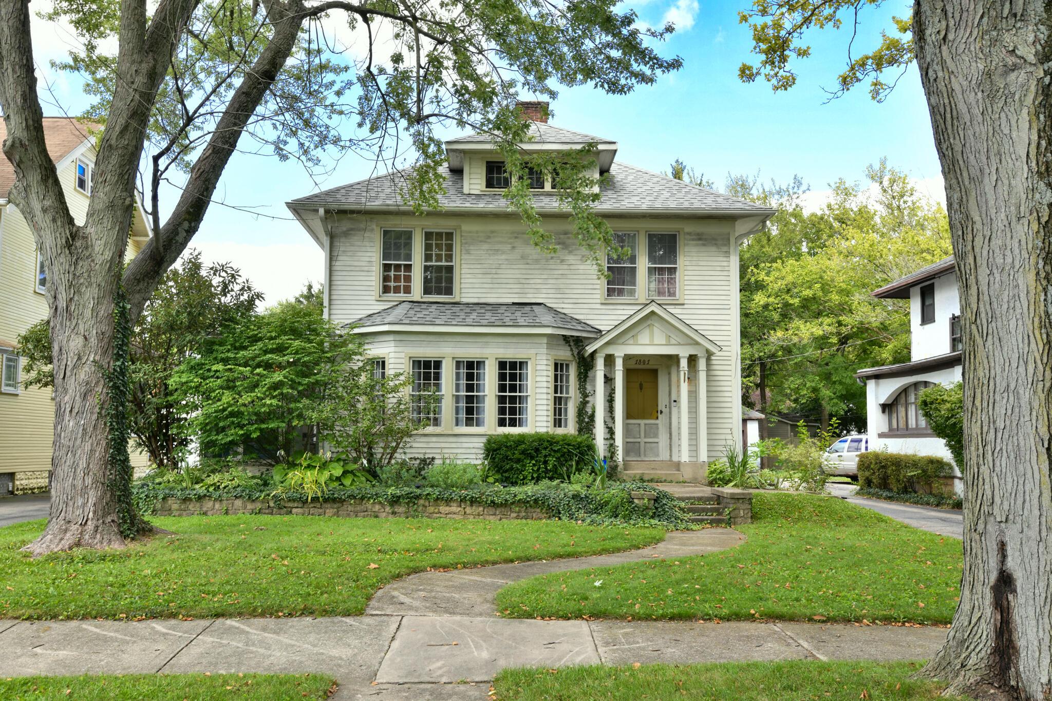 Photo 1 of 49 of 1801 Stratford Place house