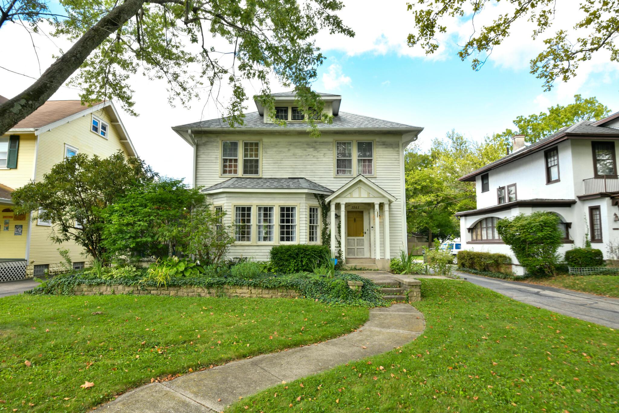 Photo 2 of 49 of 1801 Stratford Place house