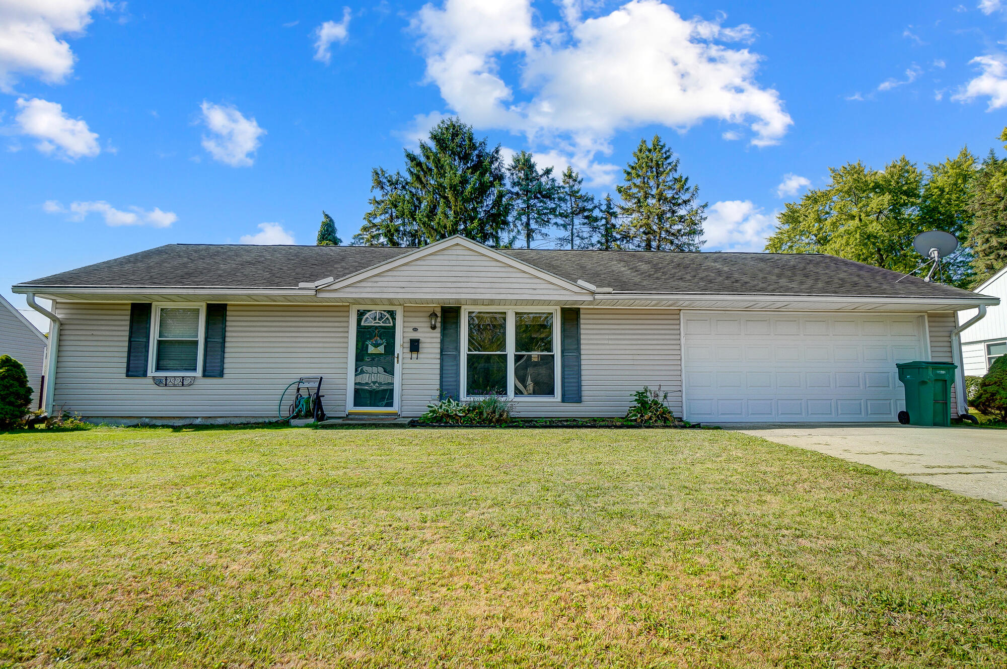 Photo 1 of 29 of 1531 Marinette Drive house