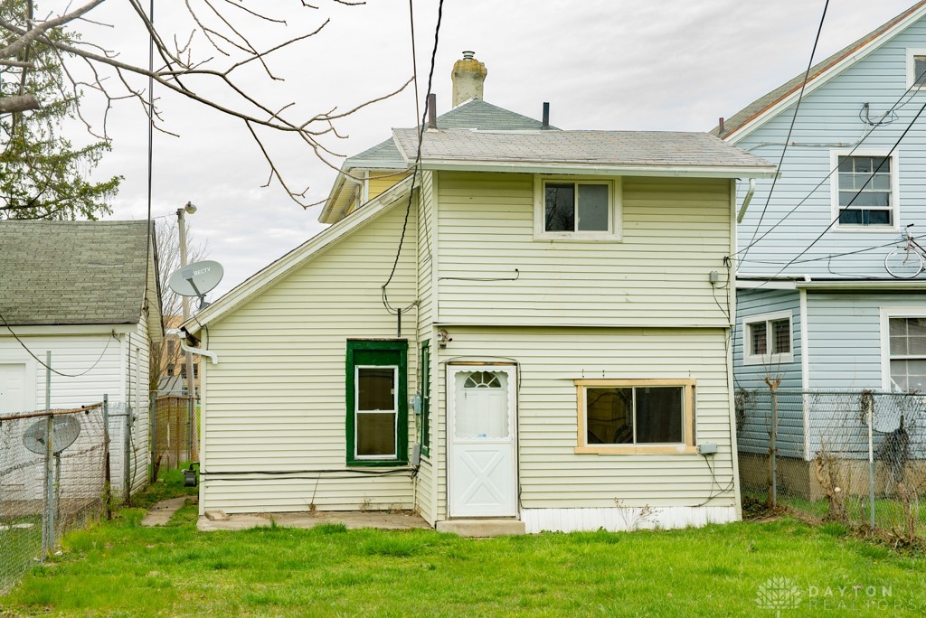 Photo 3 of 6 of 131 E Liberty Street house