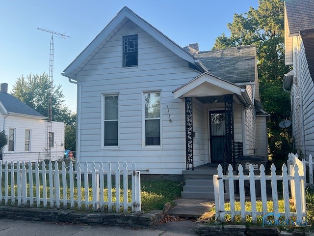 Photo 1 of 24 of 726 Fernwood Avenue house