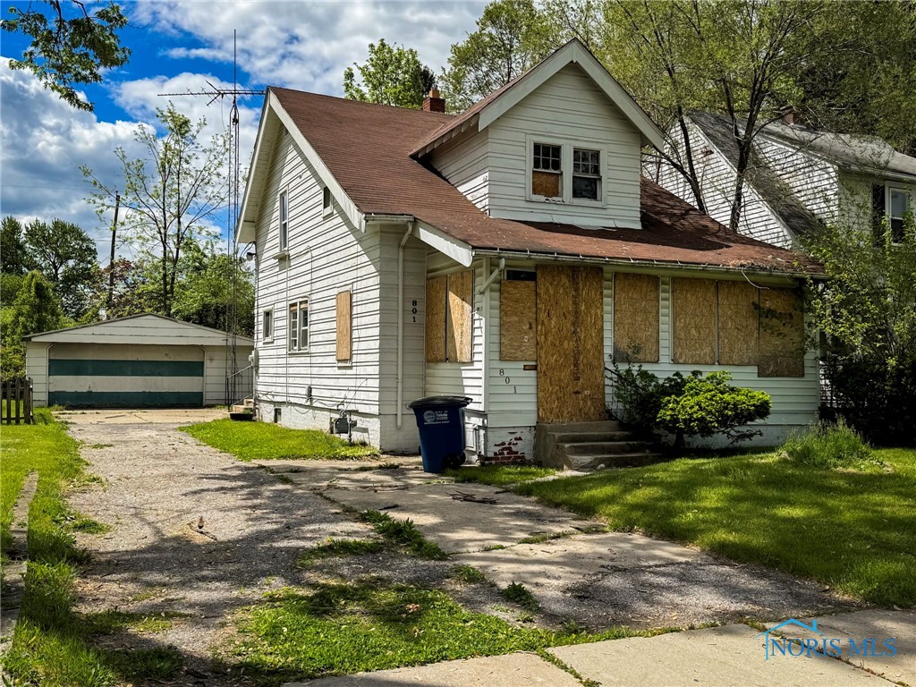 Photo 1 of 25 of 801 Underwood Avenue house