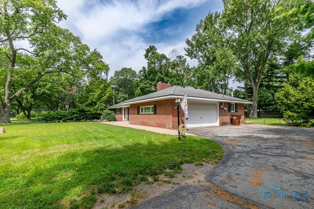 Photo 7 of 8 of 4758 S Crestridge Road house