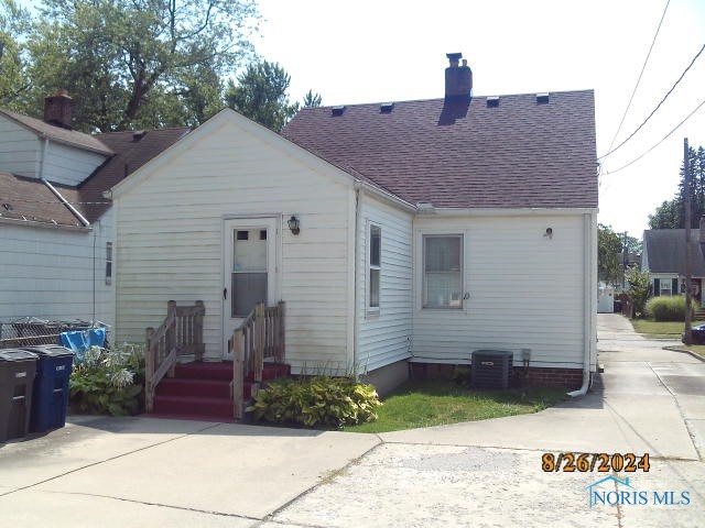 Photo 10 of 11 of 732 W Gramercy Avenue house