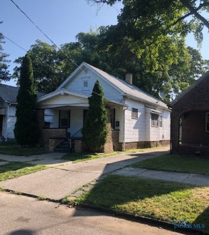 Photo 1 of 4 of 2834 Warsaw Street house