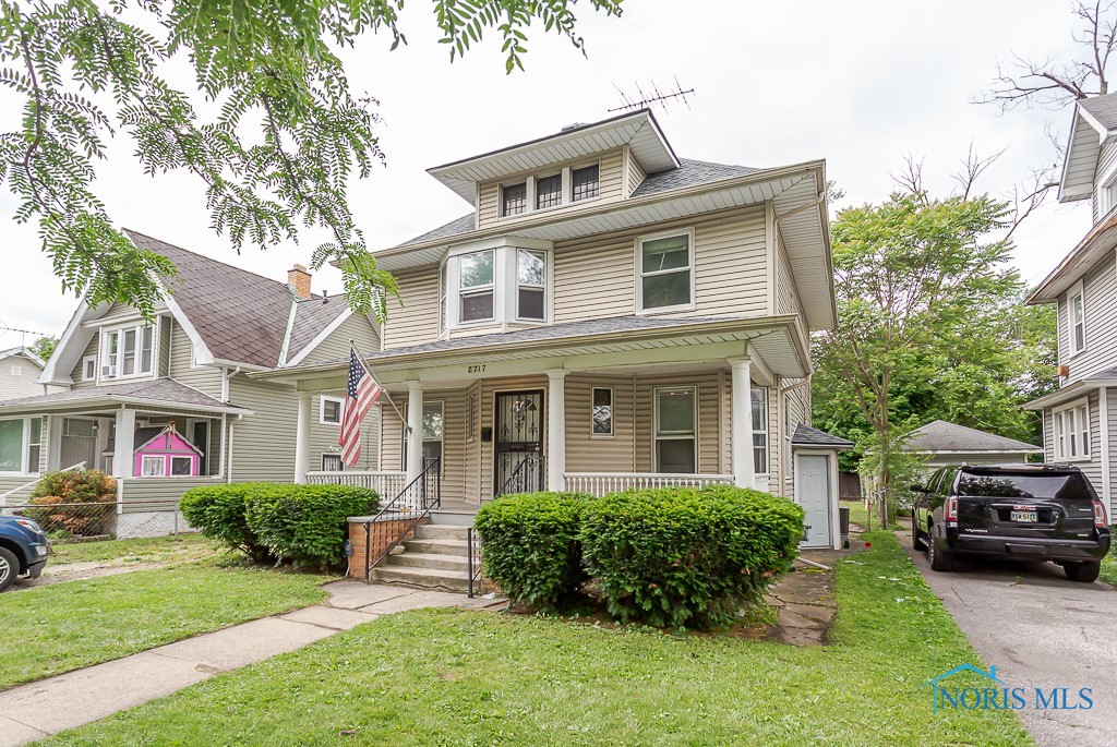 Photo 1 of 42 of 2717 Glenwood Avenue house