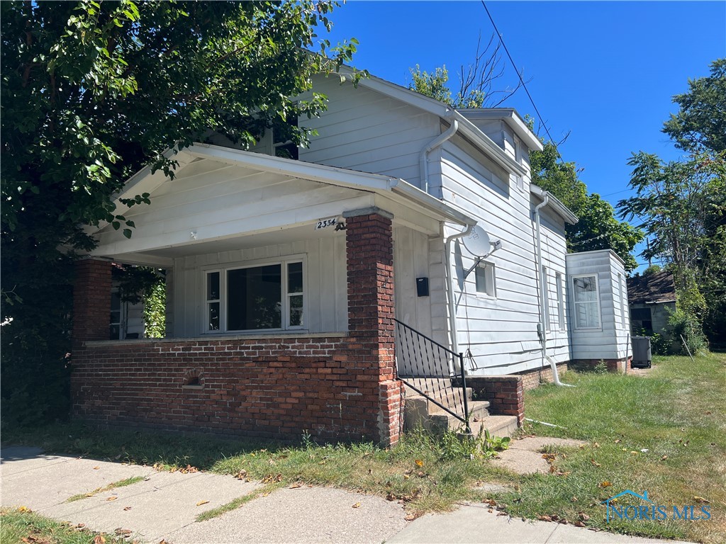 Photo 1 of 9 of 2334 Elm Street house