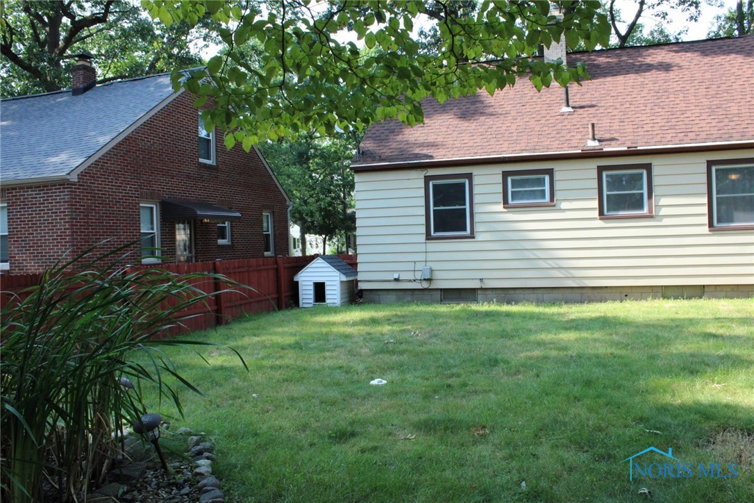 Photo 22 of 24 of 2719 Castleton Avenue house